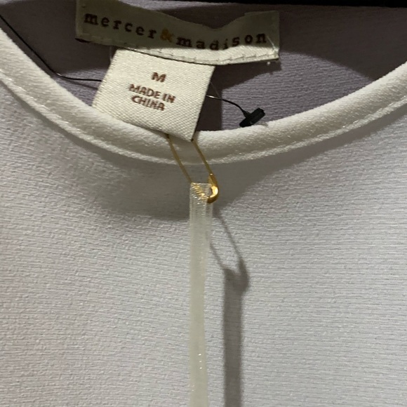 NWT M Two tone flowy shell - Picture 4 of 4